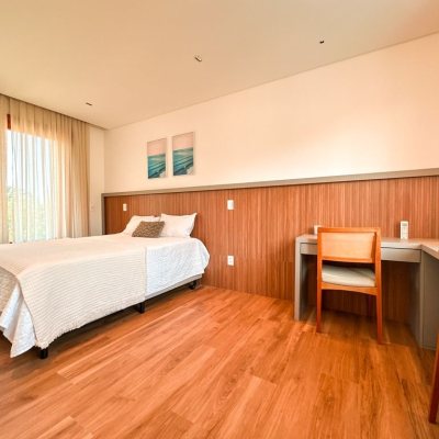 Casa Residencial com 530m², 4 quartos, 4 suítes, 4 garagens, no bairro Rio Tavares em Florianópolis