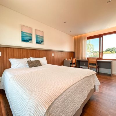 Casa Residencial com 530m², 4 quartos, 4 suítes, 4 garagens, no bairro Rio Tavares em Florianópolis