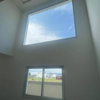 Casa Residencial com 150m², 3 quartos, 3 suítes, 2 garagens, no bairro Campeche em Florianópolis