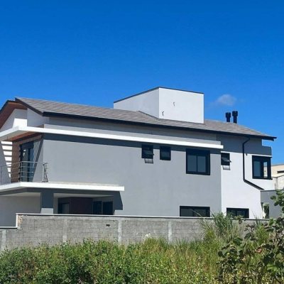 Casa Residencial com 157m², 3 quartos, 3 suítes, 2 garagens, no bairro Campeche em Florianópolis
