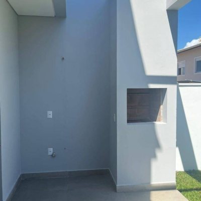 Casa Residencial com 157m², 3 quartos, 3 suítes, 2 garagens, no bairro Campeche em Florianópolis