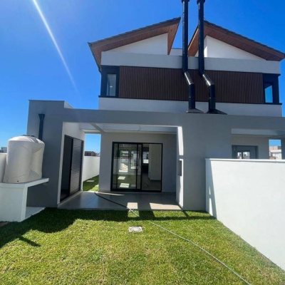 Casa Residencial com 157m², 3 quartos, 3 suítes, 2 garagens, no bairro Campeche em Florianópolis