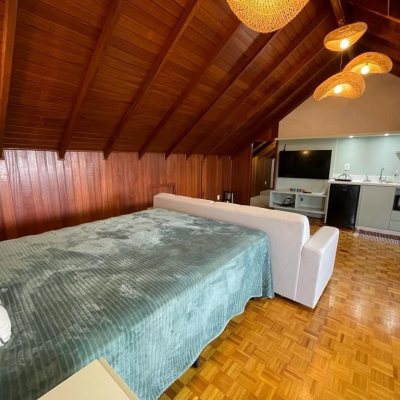 Casa Residencial com 272m², 5 quartos, 5 suítes, 3 garagens, no bairro Morro das Pedras em Florianópolis