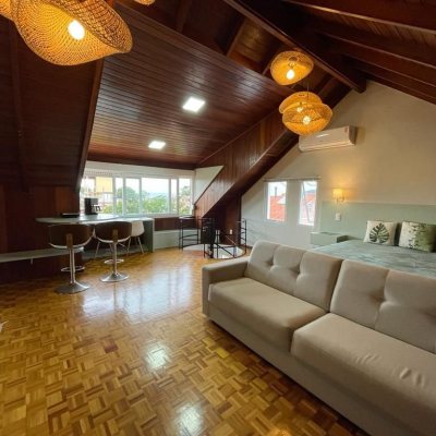 Casa Residencial com 272m², 5 quartos, 5 suítes, 3 garagens, no bairro Morro das Pedras em Florianópolis