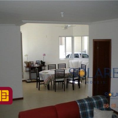 Casa Residencial com 331m², 4 quartos, 3 suítes, 2 garagens, no bairro Jurerê em Florianópolis