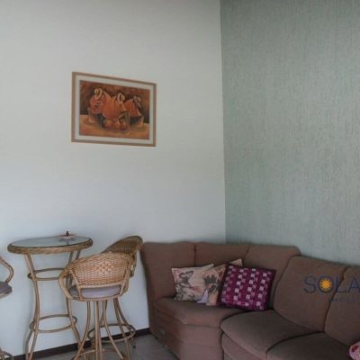 Casa Residencial com 356m², 6 quartos, 1 suíte, 3 garagens, no bairro Trindade em Florianópolis