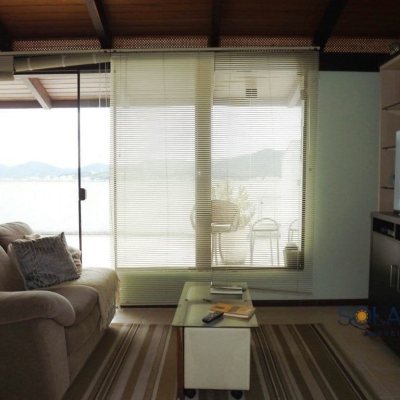 Casa Residencial com 356m², 6 quartos, 1 suíte, 3 garagens, no bairro Trindade em Florianópolis