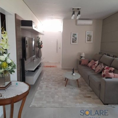 Casa Residencial com 322m², 4 quartos, 1 suíte, 4 garagens, no bairro Córrego Grande em Florianópolis