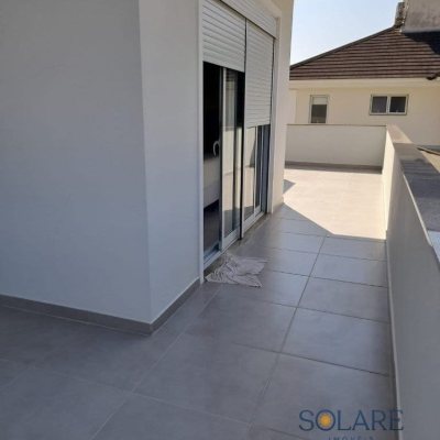 Casa Residencial com 322m², 4 quartos, 1 suíte, 4 garagens, no bairro Córrego Grande em Florianópolis