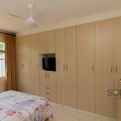 Casa Residencial com 136m², 3 quartos, 1 suíte, 3 garagens, no bairro Trindade em Florianópolis