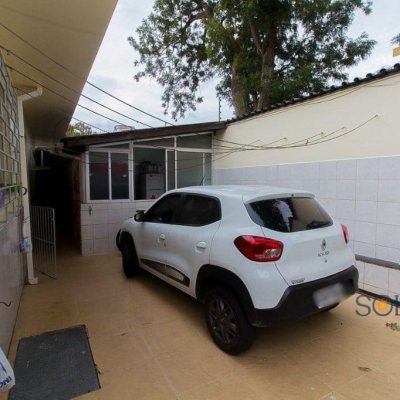 Casa Residencial com 136m², 3 quartos, 1 suíte, 3 garagens, no bairro Trindade em Florianópolis