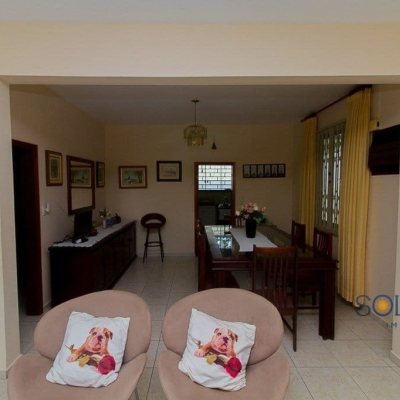 Casa Residencial com 136m², 3 quartos, 1 suíte, 3 garagens, no bairro Trindade em Florianópolis