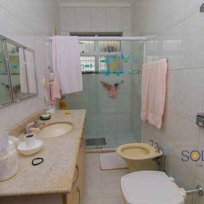 Casa Residencial com 136m², 3 quartos, 1 suíte, 3 garagens, no bairro Trindade em Florianópolis