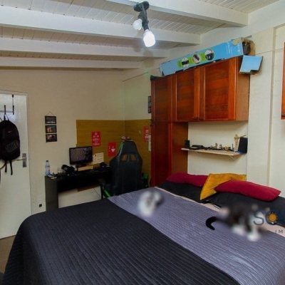 Casa Residencial com 136m², 3 quartos, 1 suíte, 3 garagens, no bairro Trindade em Florianópolis