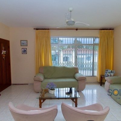 Casa Residencial com 136m², 3 quartos, 1 suíte, 3 garagens, no bairro Trindade em Florianópolis