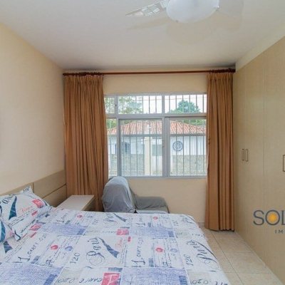 Casa Residencial com 136m², 3 quartos, 1 suíte, 3 garagens, no bairro Trindade em Florianópolis