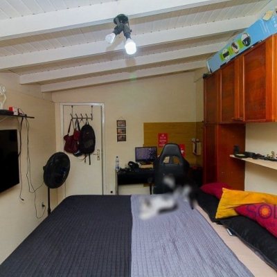 Casa Residencial com 136m², 3 quartos, 1 suíte, 3 garagens, no bairro Trindade em Florianópolis