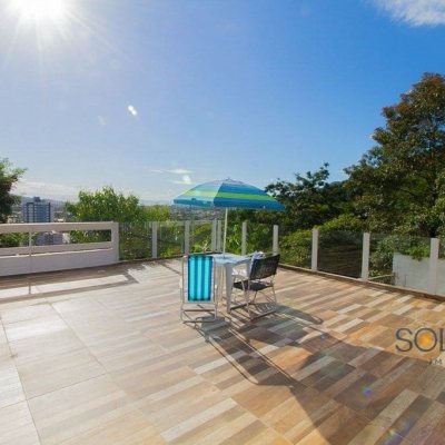 Pousada com 376m², 10 quartos, 3 suítes, no bairro Córrego Grande em Florianópolis