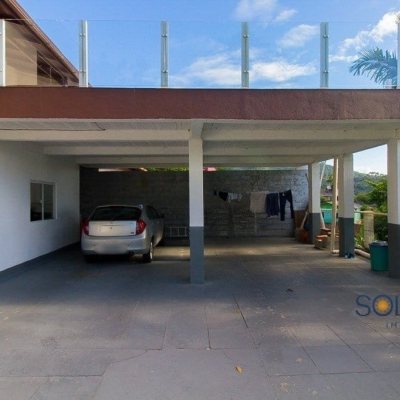 Pousada com 376m², 10 quartos, 3 suítes, no bairro Córrego Grande em Florianópolis