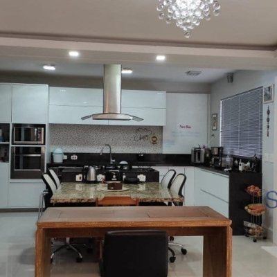 Casa em Condomínio com 542m², 6 quartos, 3 suítes, 4 garagens, no bairro Cacupé em Florianópolis