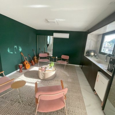 Casa Residencial com 511m², 5 quartos, 3 suítes, 2 garagens, no bairro Pedra Branca em Palhoça