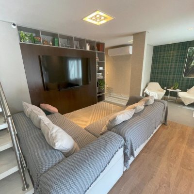 Casa Residencial com 511m², 5 quartos, 3 suítes, 2 garagens, no bairro Pedra Branca em Palhoça