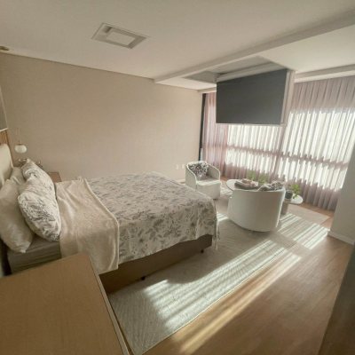 Casa Residencial com 511m², 5 quartos, 3 suítes, 2 garagens, no bairro Pedra Branca em Palhoça