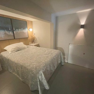 Casa Residencial com 511m², 5 quartos, 3 suítes, 2 garagens, no bairro Pedra Branca em Palhoça