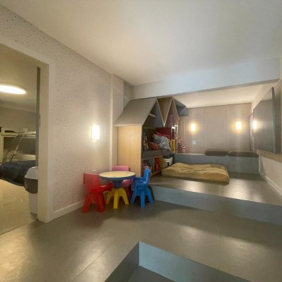 Casa Residencial com 511m², 5 quartos, 3 suítes, 2 garagens, no bairro Pedra Branca em Palhoça