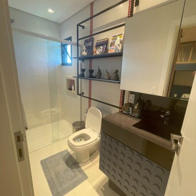 Casa Residencial com 511m², 5 quartos, 3 suítes, 2 garagens, no bairro Pedra Branca em Palhoça