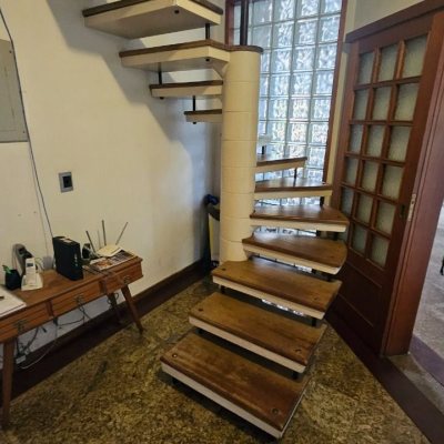 Casa Residencial com 430m², 7 quartos, 5 suítes, 2 garagens, no bairro Jurerê em Florianópolis