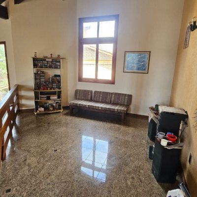 Casa Residencial com 430m², 7 quartos, 5 suítes, 2 garagens, no bairro Jurerê em Florianópolis