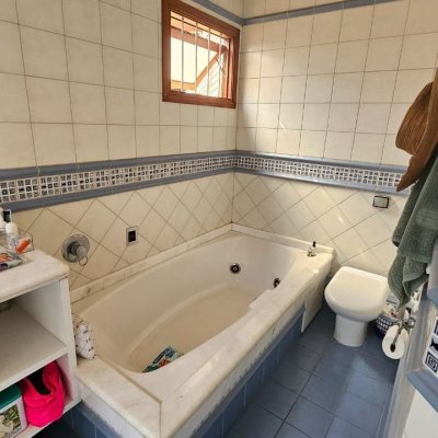 Casa Residencial com 430m², 7 quartos, 5 suítes, 2 garagens, no bairro Jurerê em Florianópolis