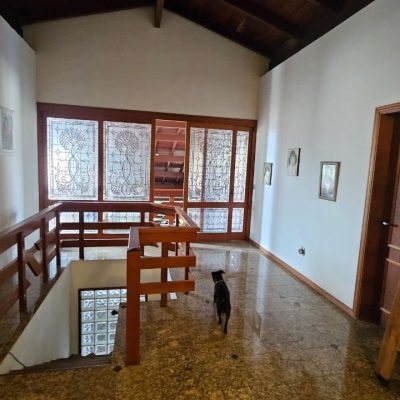 Casa Residencial com 430m², 7 quartos, 5 suítes, 2 garagens, no bairro Jurerê em Florianópolis