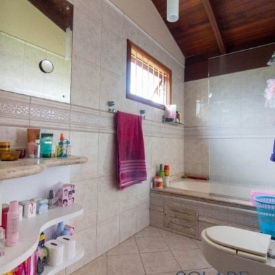 Casa Residencial com 430m², 7 quartos, 5 suítes, 2 garagens, no bairro Jurerê em Florianópolis