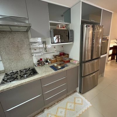 Casa Residencial com 340m², 4 quartos, 4 suítes, 6 garagens, no bairro João Paulo em Florianópolis