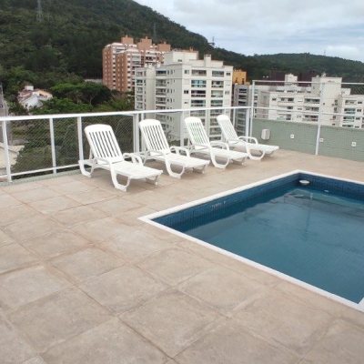Cobertura com 248m², 2 quartos, 1 suíte, 3 garagens, no bairro Itacorubi em Florianópolis