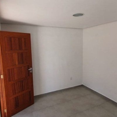 Casa Residencial com 199m², 5 quartos, 3 suítes, 2 garagens, no bairro Ingleses do Rio Vermelho em Florianópolis