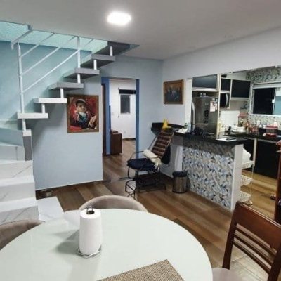 Casa Residencial com 199m², 5 quartos, 3 suítes, 2 garagens, no bairro Ingleses do Rio Vermelho em Florianópolis