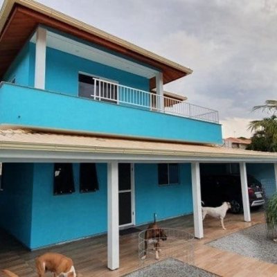 Casa Residencial com 199m², 5 quartos, 3 suítes, 2 garagens, no bairro Ingleses do Rio Vermelho em Florianópolis