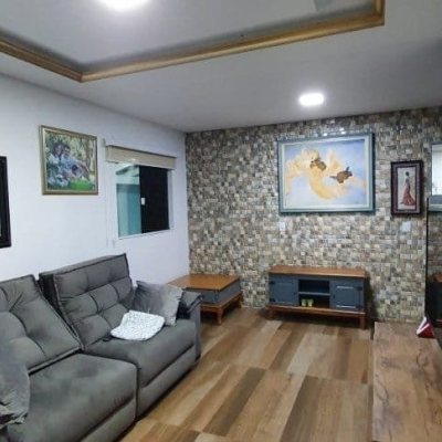 Casa Residencial com 199m², 5 quartos, 3 suítes, 2 garagens, no bairro Ingleses do Rio Vermelho em Florianópolis