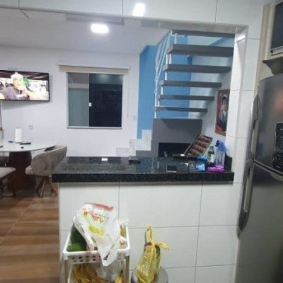 Casa Residencial com 199m², 5 quartos, 3 suítes, 2 garagens, no bairro Ingleses do Rio Vermelho em Florianópolis