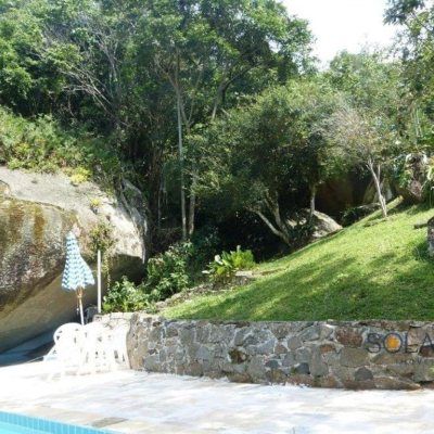 Casa Residencial com 600m², 8 quartos, 2 suítes, 14 garagens, no bairro Campeche em Florianópolis