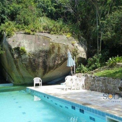Casa Residencial com 600m², 8 quartos, 2 suítes, 14 garagens, no bairro Campeche em Florianópolis