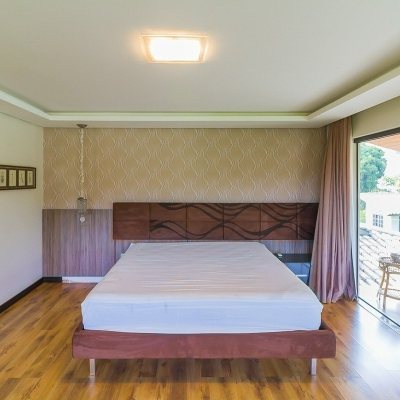 Casa Residencial com 585m², 6 quartos, 4 suítes, 8 garagens, no bairro João Paulo em Florianópolis