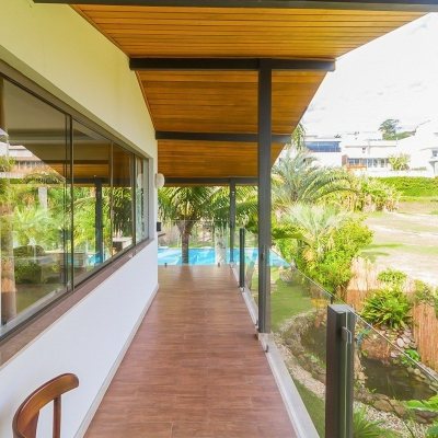 Casa Residencial com 585m², 6 quartos, 4 suítes, 8 garagens, no bairro João Paulo em Florianópolis