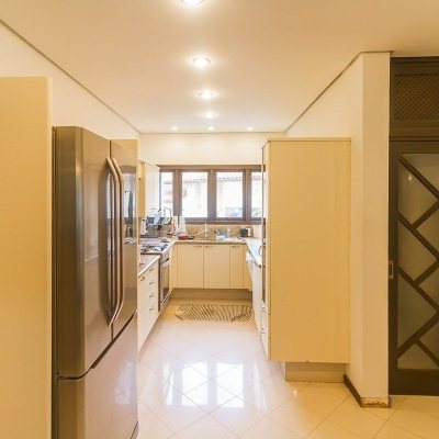 Casa Residencial com 585m², 6 quartos, 4 suítes, 8 garagens, no bairro João Paulo em Florianópolis