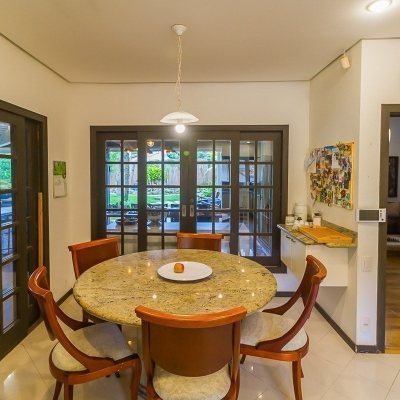 Casa Residencial com 585m², 6 quartos, 4 suítes, 8 garagens, no bairro João Paulo em Florianópolis