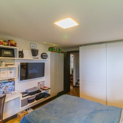 Casa Residencial com 585m², 6 quartos, 4 suítes, 8 garagens, no bairro João Paulo em Florianópolis