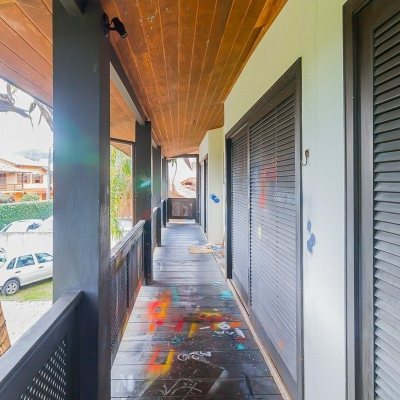 Casa Residencial com 585m², 6 quartos, 4 suítes, 8 garagens, no bairro João Paulo em Florianópolis